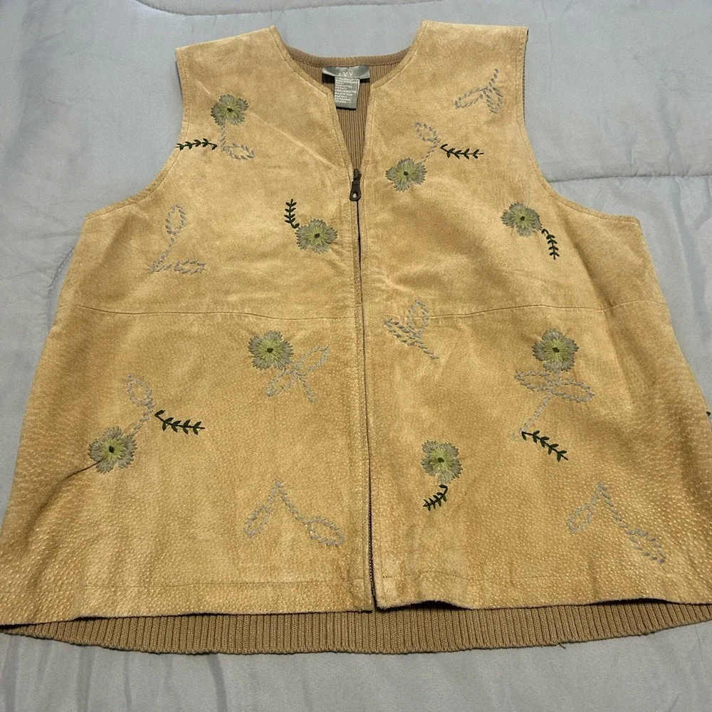 Ivy Brand Flower Embroidered Suede Front Knit Back Vest Size XL